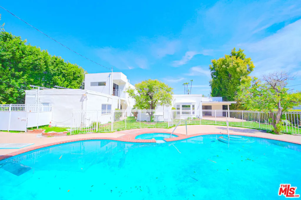 525 N Rexford Drive, Beverly Hills, California 90210 home-pic-65